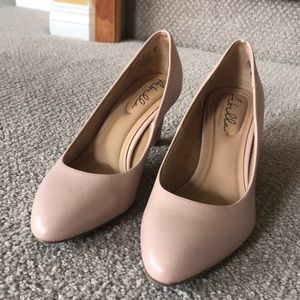 Abella Galaxy Pumps in Pink (Size 7.5)